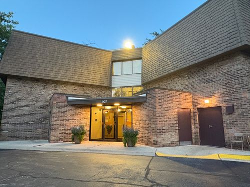 apt-303-907 S Williams St, Westmont, IL, 60559-2431 | Card Image