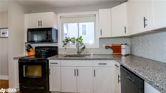 51 Christie Cres, House other with 4 bedrooms, 2 bathrooms and 5 parking in Barrie ON | Image 17
