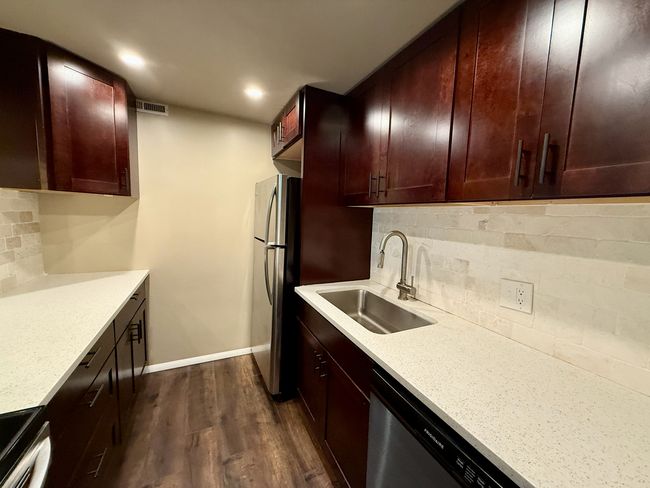 APT-21D - 3851 N Parkway Dr, Condo with 1 bedrooms, 1 bathrooms and 2 parking in Northbrook IL | Image 6