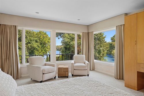 21 Lake Rd, Great Neck, NY, 11020-1609 | Card Image