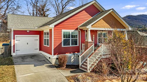 17 Byrdcliffe Ln, Asheville, NC, 28805-4504 | Card Image