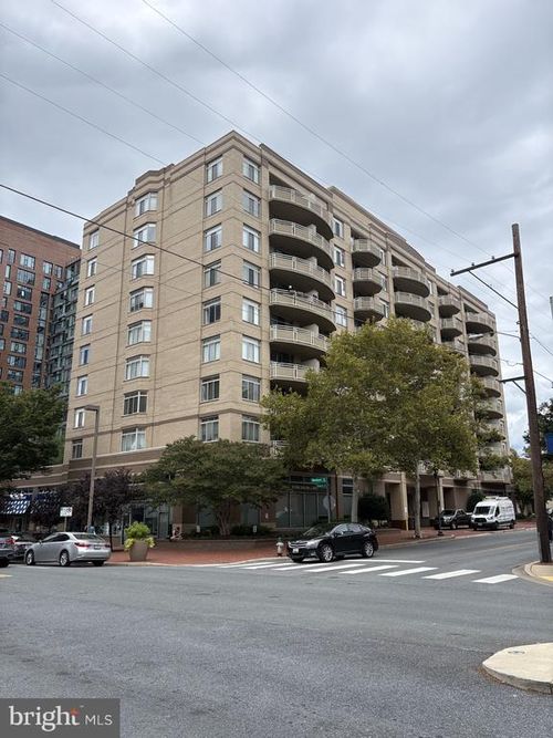912-4801 Fairmont Ave, BETHESDA, MD, 20814-6049 | Card Image
