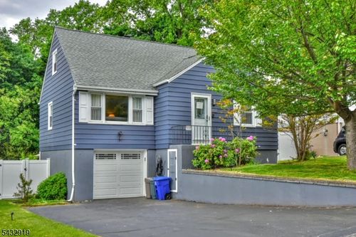 109 Brookview Dr, Woodland Park, NJ, 07424-2700 | Card Image