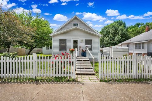 1216 N Oak St, Bloomington, IL, 61701-1651 | Card Image