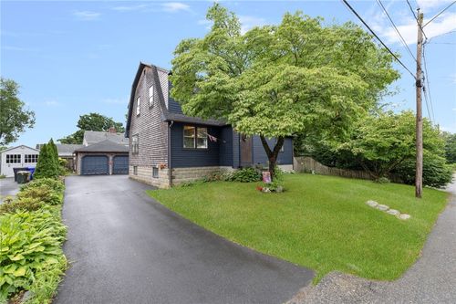 11 Coombs St, Rumford, RI, 02916-1403 | Card Image