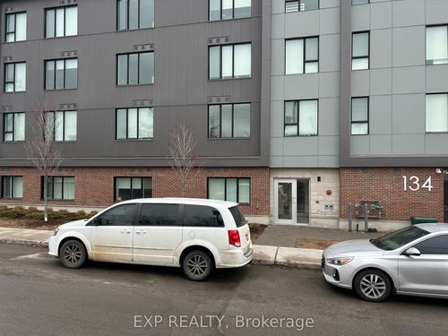 302-134 Robinson Avenue, Lower Town - Sandy Hill, ON, K1S8N8 | Card Image