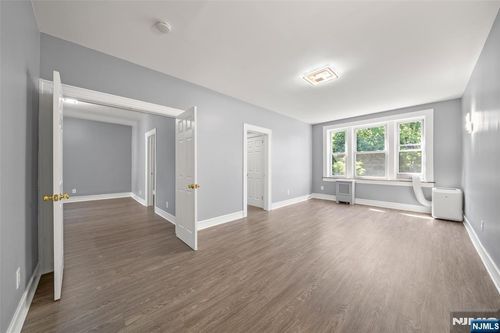 218 Broad Ave, Leonia, NJ, 07605-1836 | Card Image