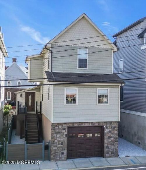 10 South St, Sea Bright, NJ, 07760-2129 | Card Image