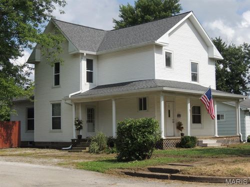 401 S 3rd St, Altamont, IL, 62411-1109 | Card Image