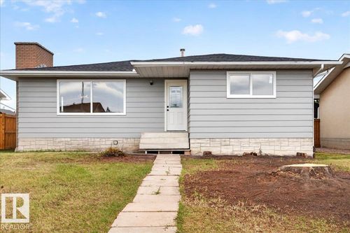 7823 148 Ave Nw, Edmonton, AB, T5C2T8 | Card Image