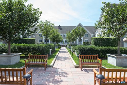 211-77 Havemeyer Ln, Stamford, CT, 06902 | Card Image