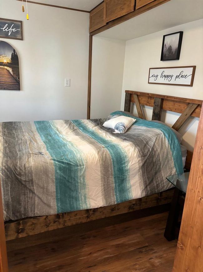 13763 Lake Shore Lane, House other with 2 bedrooms, 1 bathrooms and null parking in Mountain WI | Image 9