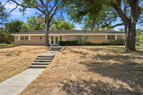 113 Wildwood Ct, Azle, TX, 76020-4061 | Card Image