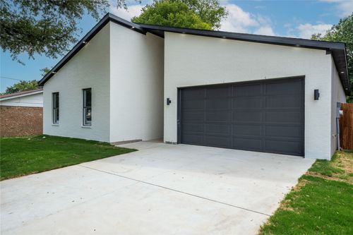809 Singleton Dr, Grand Prairie, TX, 75051-3208 | Card Image