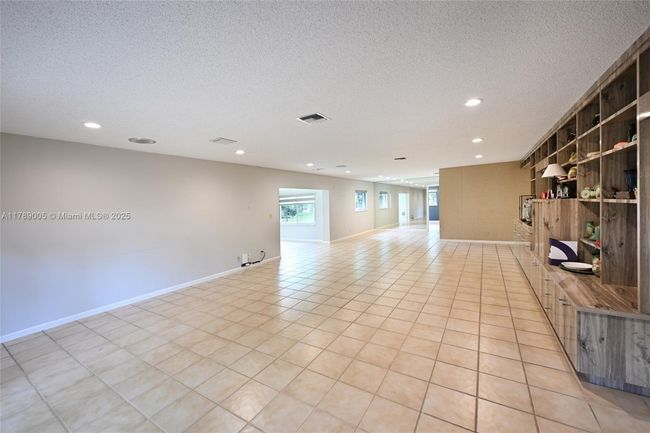 V-16 - 1130 Cypress Dr, Home with 3 bedrooms, 3 bathrooms and null parking in Pompano Beach FL | Image 8