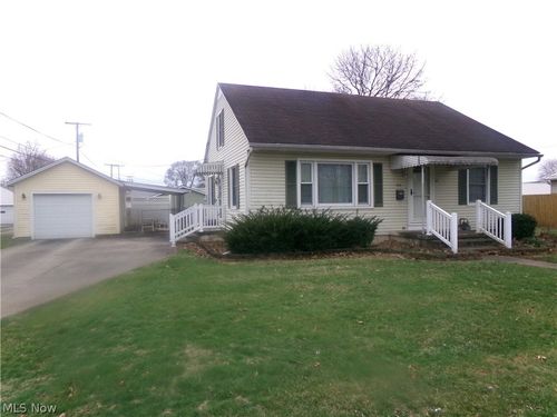 213 W Stewart Ave, West Lafayette, OH, 43845-1050 | Card Image