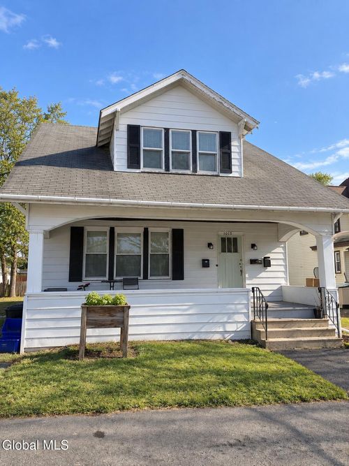 1015 Washington Ave, Rensselaer, NY, 12144-1332 | Card Image