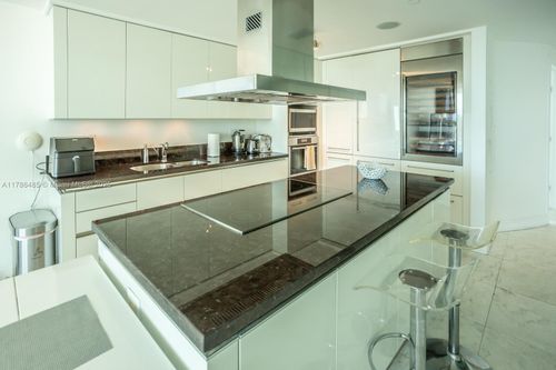 apt-401-2950 Ne 188th St, Aventura, FL, 33180-2736 | Card Image