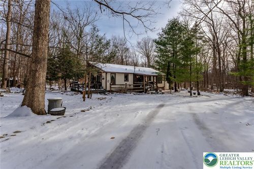 415 White Oak Rd, Lehighton, PA, 18235-5947 | Card Image