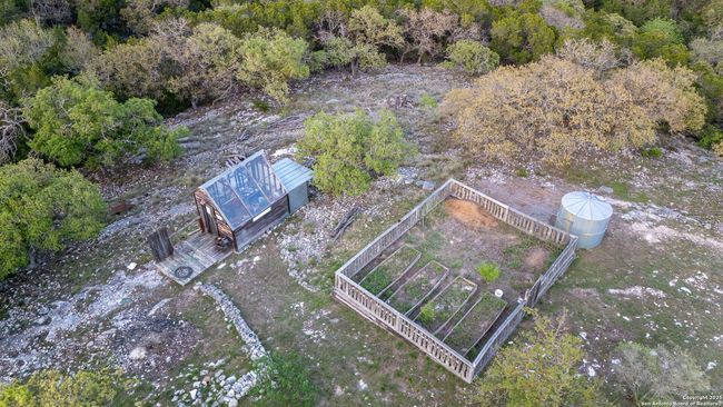 110 Apacheria Pass W, House other with 3 bedrooms, 3 bathrooms and null parking in Comfort TX | Image 28