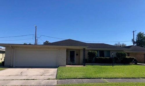 127 Willow Dr, Gretna, LA, 70053-4946 | Card Image