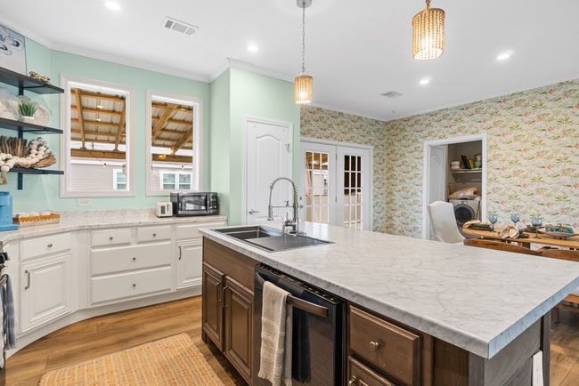 211 Cortez St, House other with 3 bedrooms, 2 bathrooms and 6 parking in Port St. Joe FL | Image 8