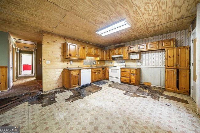 226 Oak Hill Ct, House other with 3 bedrooms, 2 bathrooms and null parking in Lithia Springs GA | Image 9