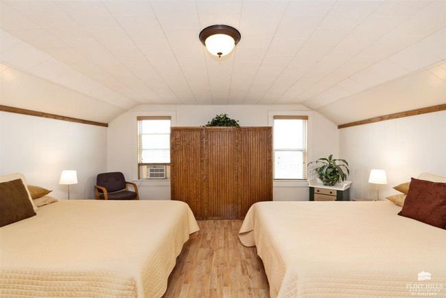 301 E Main St, House other with 4 bedrooms, 2 bathrooms and null parking in Council Grove KS | Image 23