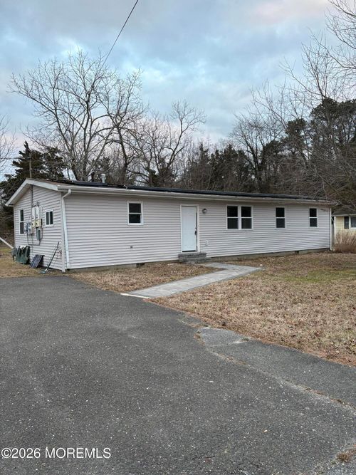 105 Floyd Ln, LITTLE EGG HARBOR TWP, NJ, 08087-2026 | Card Image