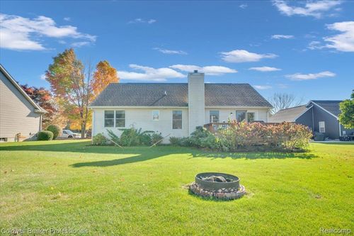 3803 Wedgewood Dr, Lapeer, MI, 48446-4305 | Card Image