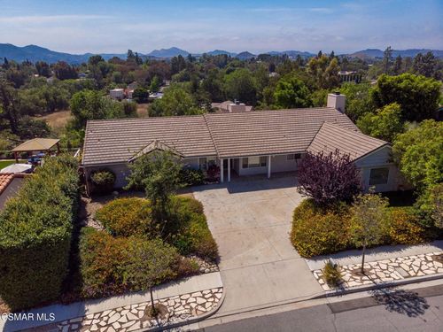 877 Falmouth St, Thousand Oaks, CA, 91362-2450 | Card Image