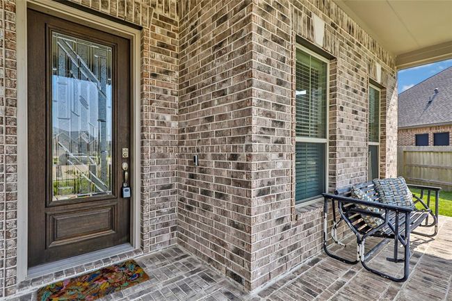 Inviting front porch | Image 4