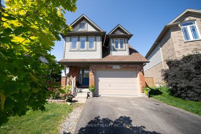 8 Oakes Crt, House other with 3 bedrooms, 4 bathrooms and 4 parking in Guelph ON | Image 2