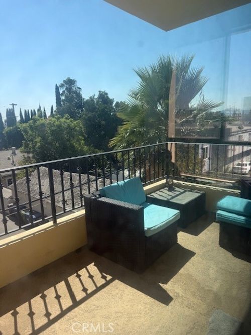 6938 Laurel Canyon Blvd, North Hollywood, CA, 91605-6848 | Card Image