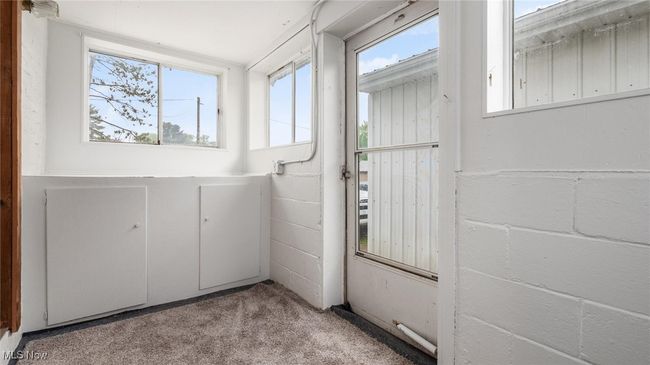 Enclosed side porch | Image 15