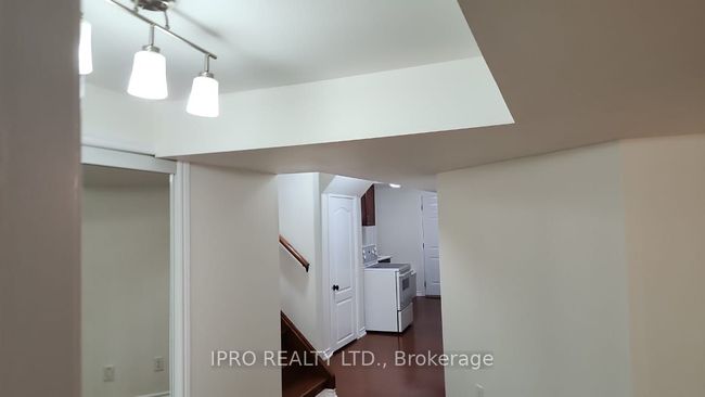 36 Clarion Rd, House other with 2 bedrooms, 1 bathrooms and 2 parking in Brampton ON | Image 4