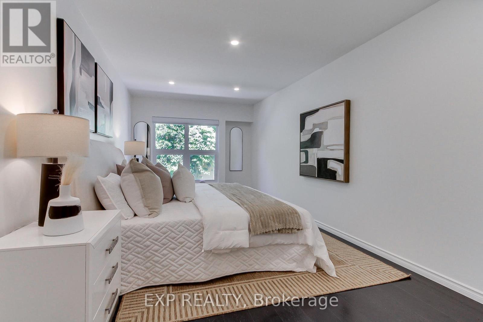 Residential in Toronto (Cabbagetown-South St. James Town) 3