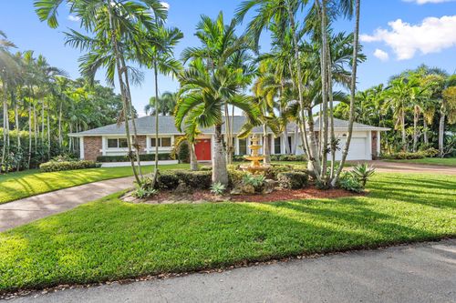 8 Bell Ln, Palm Springs, FL, 33406-6580 | Card Image