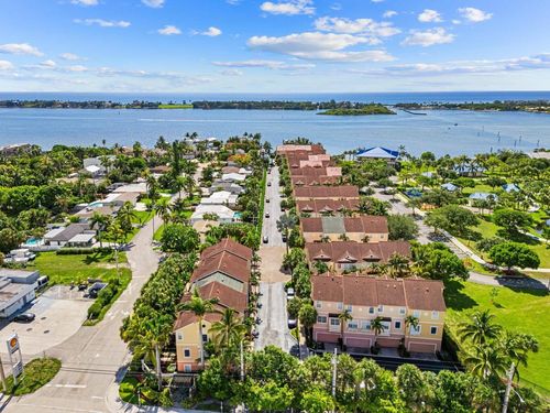 105 Harbors Way, Boynton Beach, FL, 33435-2400 | Card Image