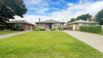 333 Ridgeway Ave, House other with 2 bedrooms, 3 bathrooms and 6 parking in Oshawa ON | Image 1