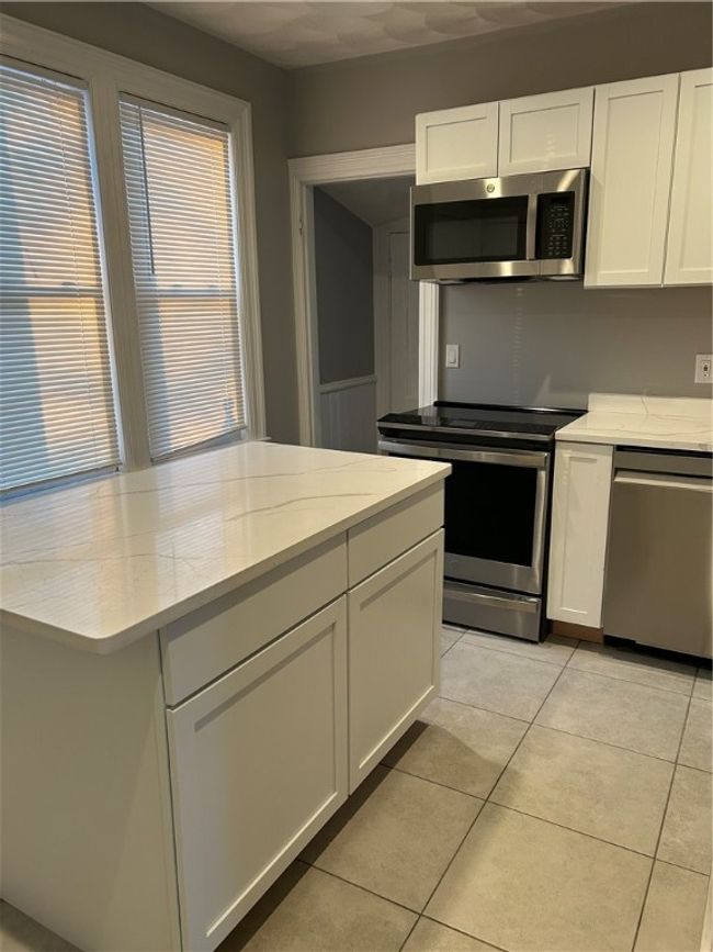 29 Hoppin Ave, House other with 3 bedrooms, 2 bathrooms and 6 parking in Riverside RI | Image 15