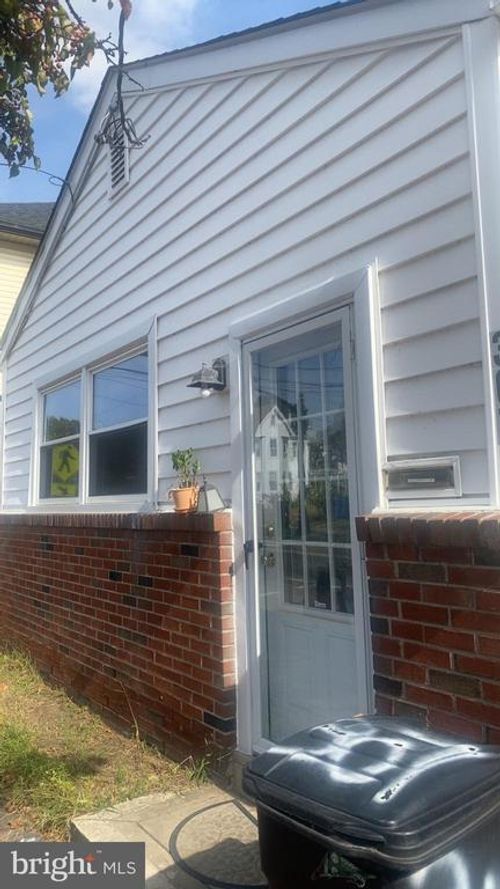 307 Burlington Ave, Delanco, NJ, 08075-4305 | Card Image
