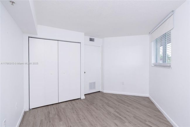 APT-207 - 102 Sw 6 Th Ave, Condo with 3 bedrooms, 2 bathrooms and null parking in Miami FL | Image 9