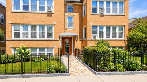2w-4646 W Addison Street, Chicago, IL, 60641 | Card Image