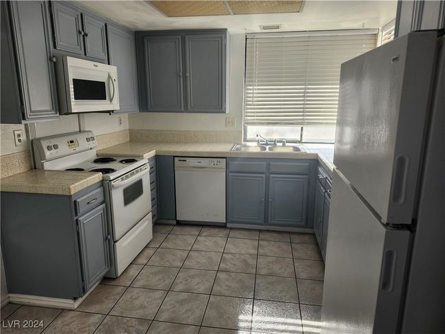 3137 Asoleado Cir, Townhouse with 3 bedrooms, 2 bathrooms and null parking in Las Vegas NV | Image 10