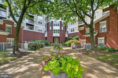 110-1645 International Dr, MCLEAN, VA, 22102-4818 | Card Image