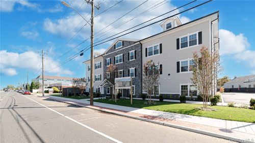 1d-776 Fulton St, Farmingdale, NY, 11735-3642 | Card Image