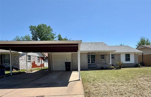 800 N Markwell Ave, Moore, OK, 73160-1954 | Card Image