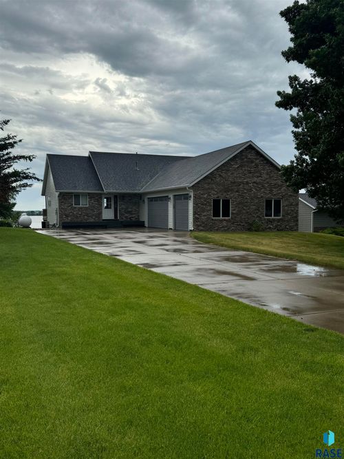 4271 Horizon Hts Heights, Chester, SD, 57016 | Card Image