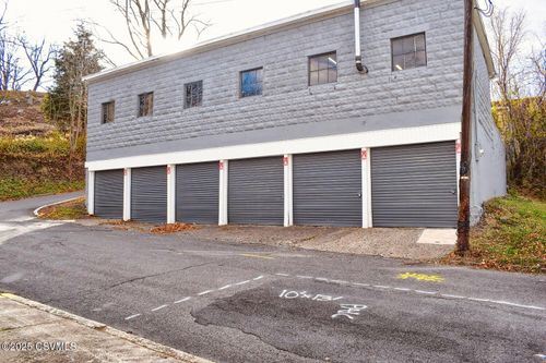 212 E Chestnut St, Shamokin, PA, 17872-5908 | Card Image